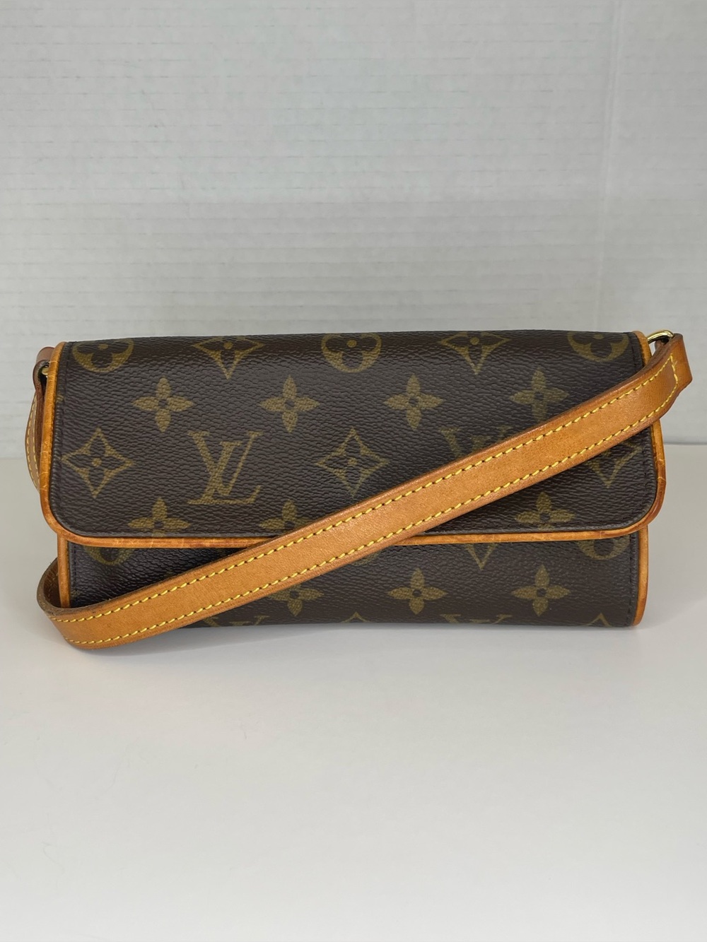 Louis Vuitton Pochette Twin GM shoulder bag With COA
